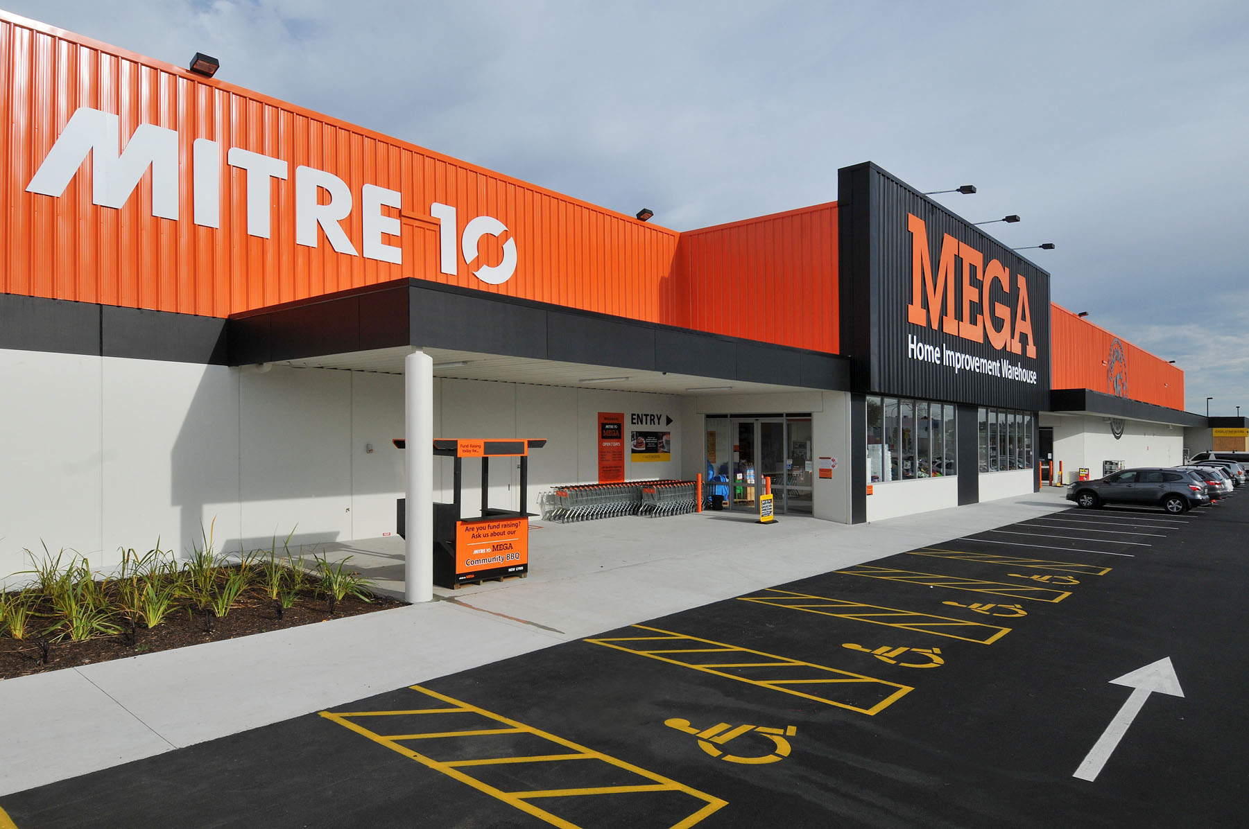 Mitre 10 mega bbq best sale